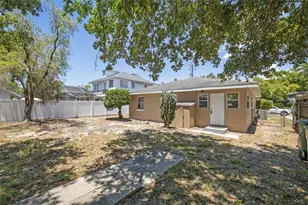 808 26th St W, Bradenton, FL 34205 - Photo 8