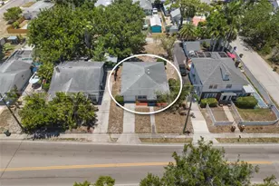 808 26th St W, Bradenton, FL 34205 - Photo 4