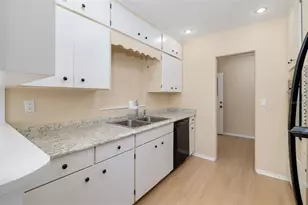 808 26th St W, Bradenton, FL 34205 - Photo 18