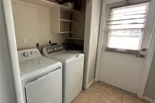 2105 Pueblo Cir, Sarasota, FL 34231 - Photo 6