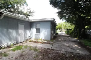 2066 7th St, Sarasota, FL 34237 - Photo 12