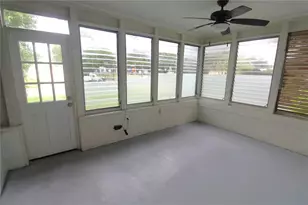 2066 7th St, Sarasota, FL 34237 - Photo 10