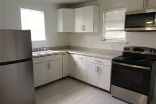 2066 7th St, Sarasota, FL 34237 - Photo 4