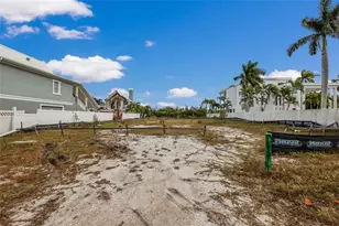 7094 Longboat Dr E, Longboat Key, FL 34228 - Photo 6