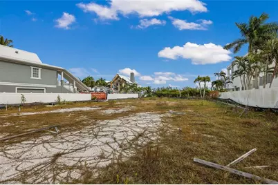 7094 Longboat Drive E, Longboat Key, FL 34228 - Photo 8