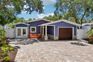 810 Plymouth St, Sarasota, FL 34242 - Photo 1