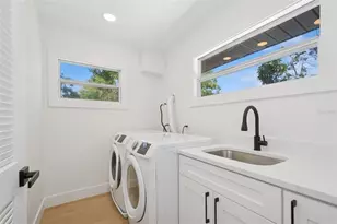 2655 Bay St, Sarasota, FL 34237 - Photo 20