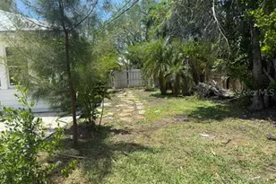 617 Siesta Dr, Sarasota, FL 34242 - Photo 4