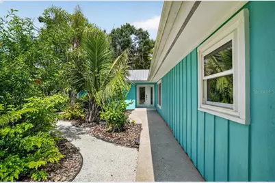 3282 Tobero Lane, Sarasota, FL 34235 - Photo 4