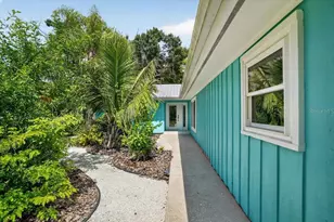 3282 Tobero Ln, Sarasota, FL 34235 - Photo 4