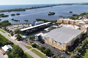 570 Blackburn Point Rd, Osprey, FL 34229 - Photo 2
