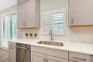 2554 Floyd St, Sarasota, FL 34239 - Photo 16