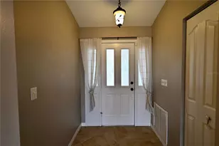 2043 Old Trenton Ln, Sarasota, FL 34232 - Photo 4