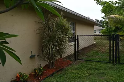 2043 Old Trenton Lane, Sarasota, FL 34232 - Photo 40