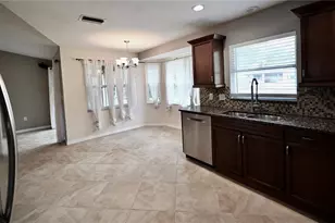 2043 Old Trenton Ln, Sarasota, FL 34232 - Photo 12