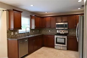 2043 Old Trenton Ln, Sarasota, FL 34232 - Photo 8