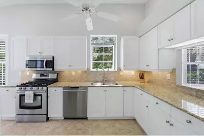 7906 Whitebridge Glen, University Park, FL 34201 - Photo 12