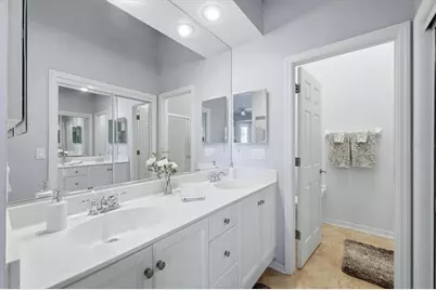 7906 Whitebridge Glen, University Park, FL 34201 - Photo 16