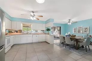 1546 Georgetowne Ln, Sarasota, FL 34232 - Photo 14
