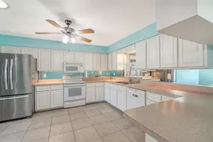 1546 Georgetowne Ln, Sarasota, FL 34232 - Photo 16