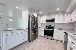 3410 Bay St, Sarasota, FL 34237 - Photo 10