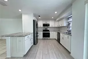 3410 Bay St, Sarasota, FL 34237 - Photo 8