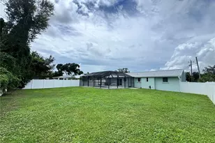 3410 Bay St, Sarasota, FL 34237 - Photo 30