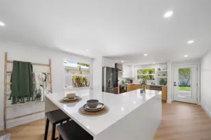 578 Spanish Dr S, Longboat Key, FL 34228 - Photo 2