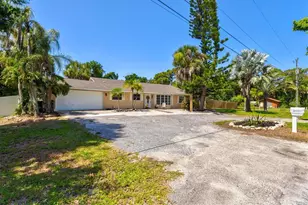 211 Avenida De Bahia, Nokomis, FL 34275 - Photo 2