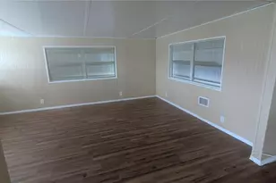 39518 Sterling Dr, Zephyrhills, FL 33542 - Photo 4