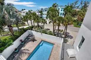 471 Island Cir, Sarasota, FL 34242 - Photo 16