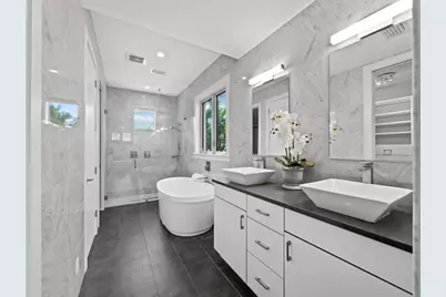 471 Island Circle, Sarasota, FL 34242 - Photo 30