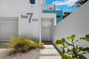 471 Island Cir, Sarasota, FL 34242 - Photo 6