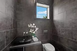471 Island Cir, Sarasota, FL 34242 - Photo 26
