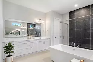 17974 Palmiste Dr, Lakewood Ranch, FL 34202 - Photo 32