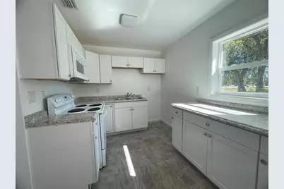 525 E Helen Avenue, Punta Gorda, FL 33950 - Photo 18
