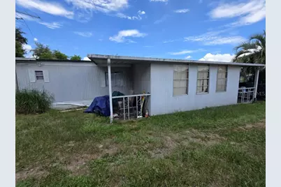 39108 Ola Avenue, Zephyrhills, FL 33542 - Photo 2