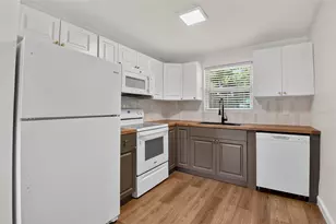 305 Joyce St, Edgewater, FL 32132 - Photo 10