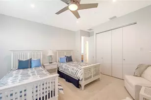 246 Morningside Dr, Sarasota, FL 34236 - Photo 8