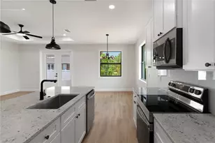923 Cumberland Rd, Venice, FL 34293 - Photo 6