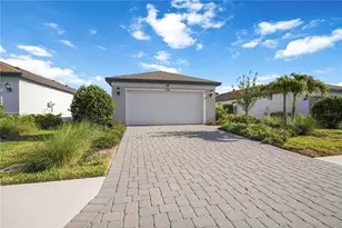 6548 Silverstar Dr, Sarasota, FL 34240 - Photo 2