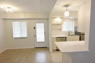 3751 S School Ave, Sarasota, FL 34239 - Photo 4