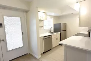 3751 S School Ave, Sarasota, FL 34239 - Photo 8