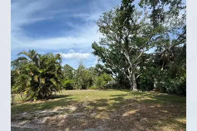 117 29th Street W, Bradenton, FL 34205 - Photo 1
