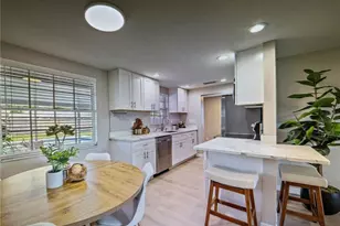 3032 Golden Rain Dr, Sarasota, FL 34232 - Photo 4