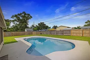 3032 Golden Rain Dr, Sarasota, FL 34232 - Photo 2