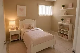 2763 Woodgate Ln, Sarasota, FL 34231 - Photo 10