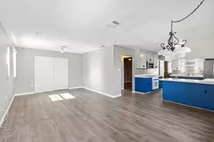 5318 17th St W, Bradenton, FL 34207 - Photo 2