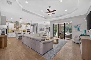 8276 Larkspur Cir, Sarasota, FL 34241 - Photo 6