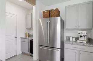3262 Hilltop Cir, Bradenton, FL 34211 - Photo 8